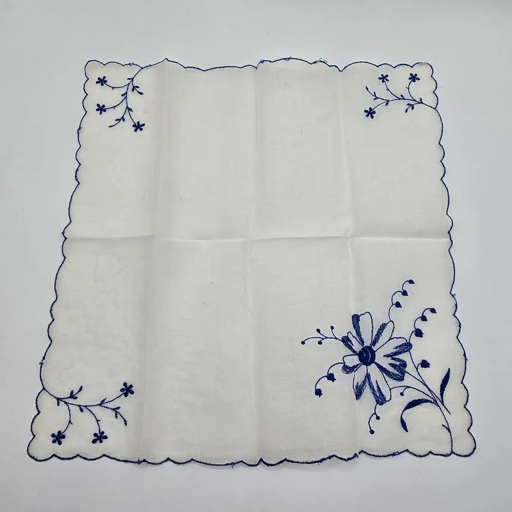 Vintage FLOWERS Ladies Handkerchief Hanky‎ Floral Blue White